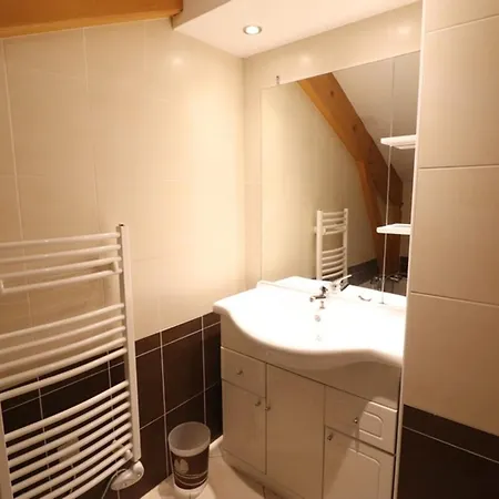 Maison De Caractere Renovee Avec Cheminee, Jardin Et Terrasse Pres De Saint-flour, Ideale Pour Randonnees Et Activites Nautiques. - Fr-1-742-136 Saint-Flour (Cantal)