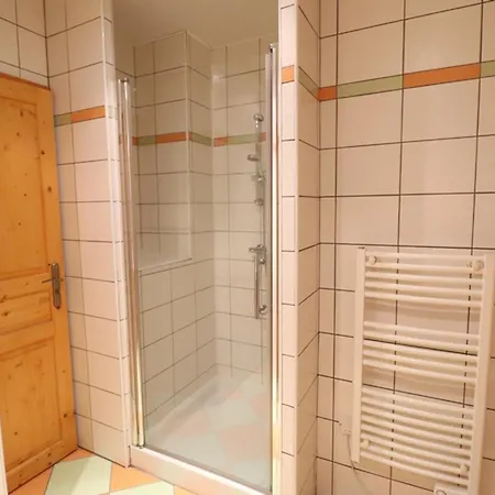 Casa de Férias Maison De Caractere Renovee Avec Cheminee, Jardin Et Terrasse Pres De Saint-flour, Ideale Pour Randonnees Et Activites Nautiques. - Fr-1-742-136 *